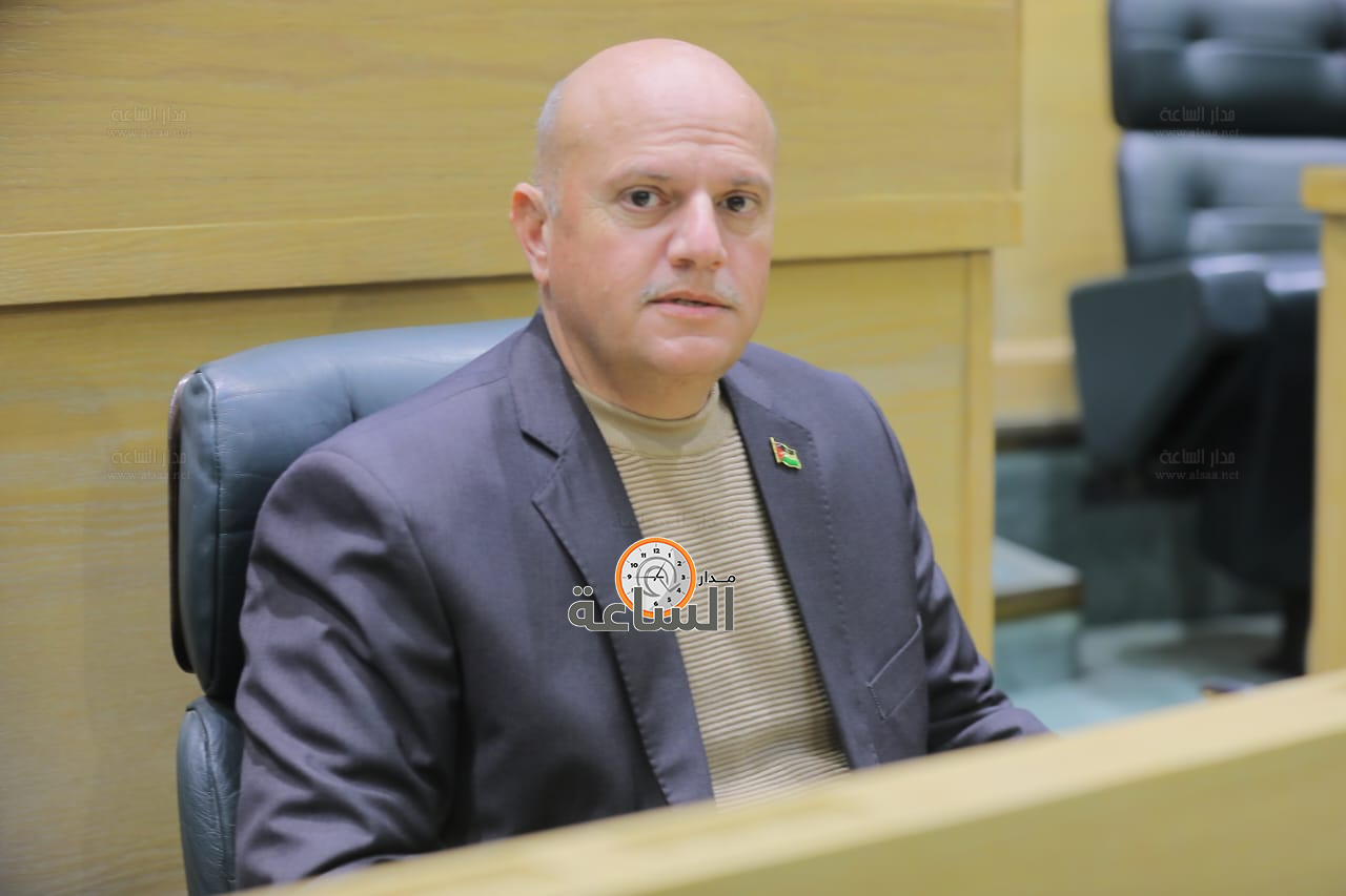 Madar Al-Saa Images 0.04277697842885475