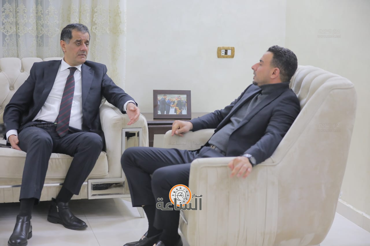 Madar Al-Saa Images 0.569859336912923