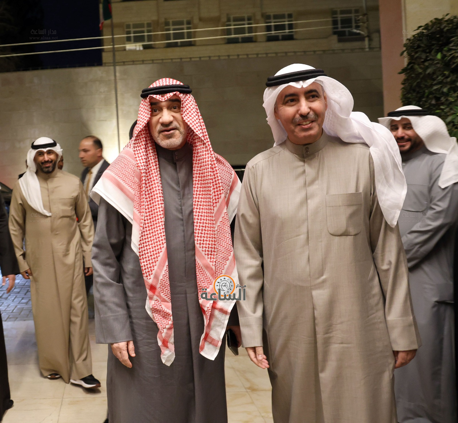 Madar Al-Saa Images 0.4204290849714172