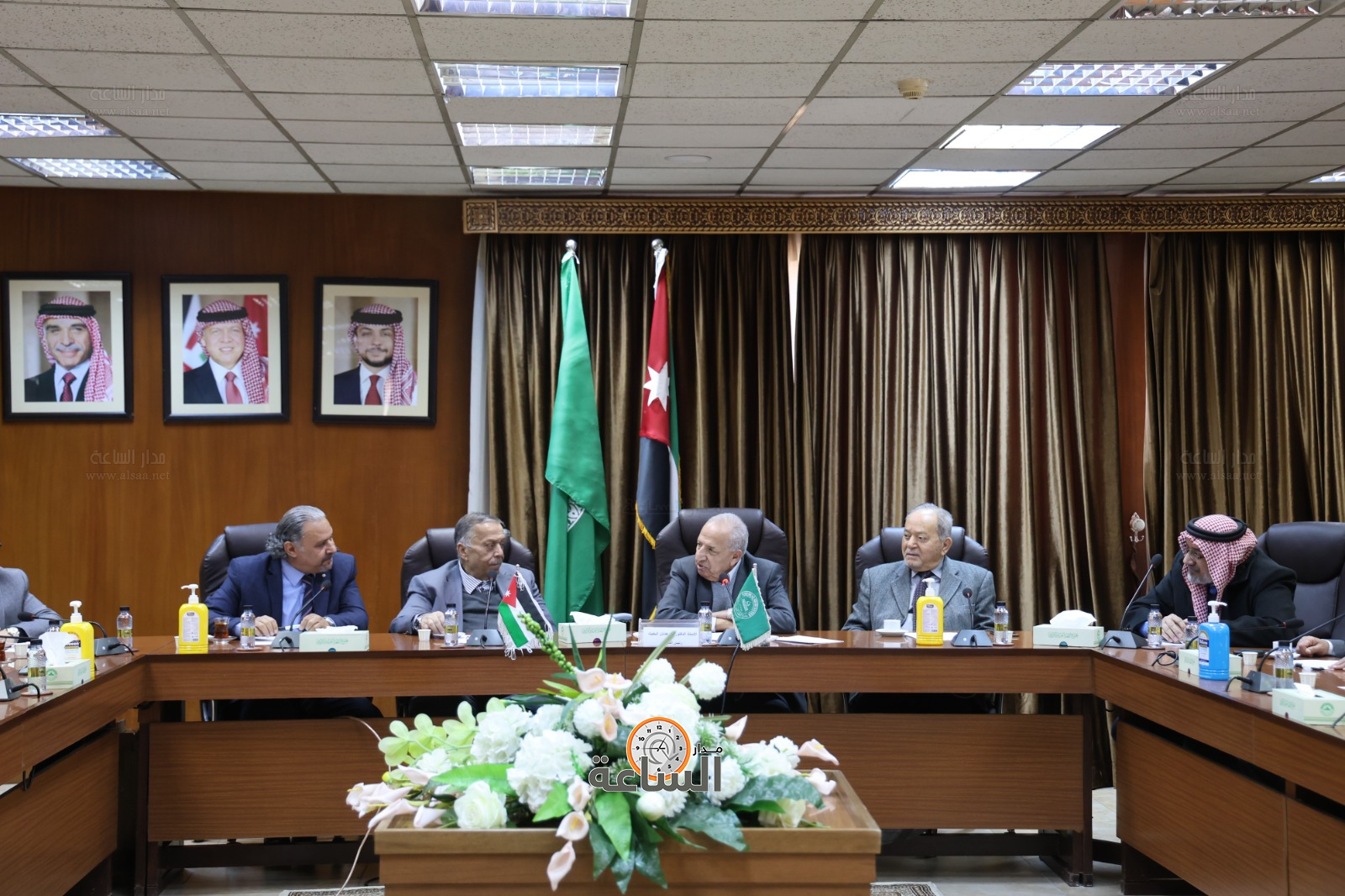 Madar Al-Saa Images 0.15589836721646133