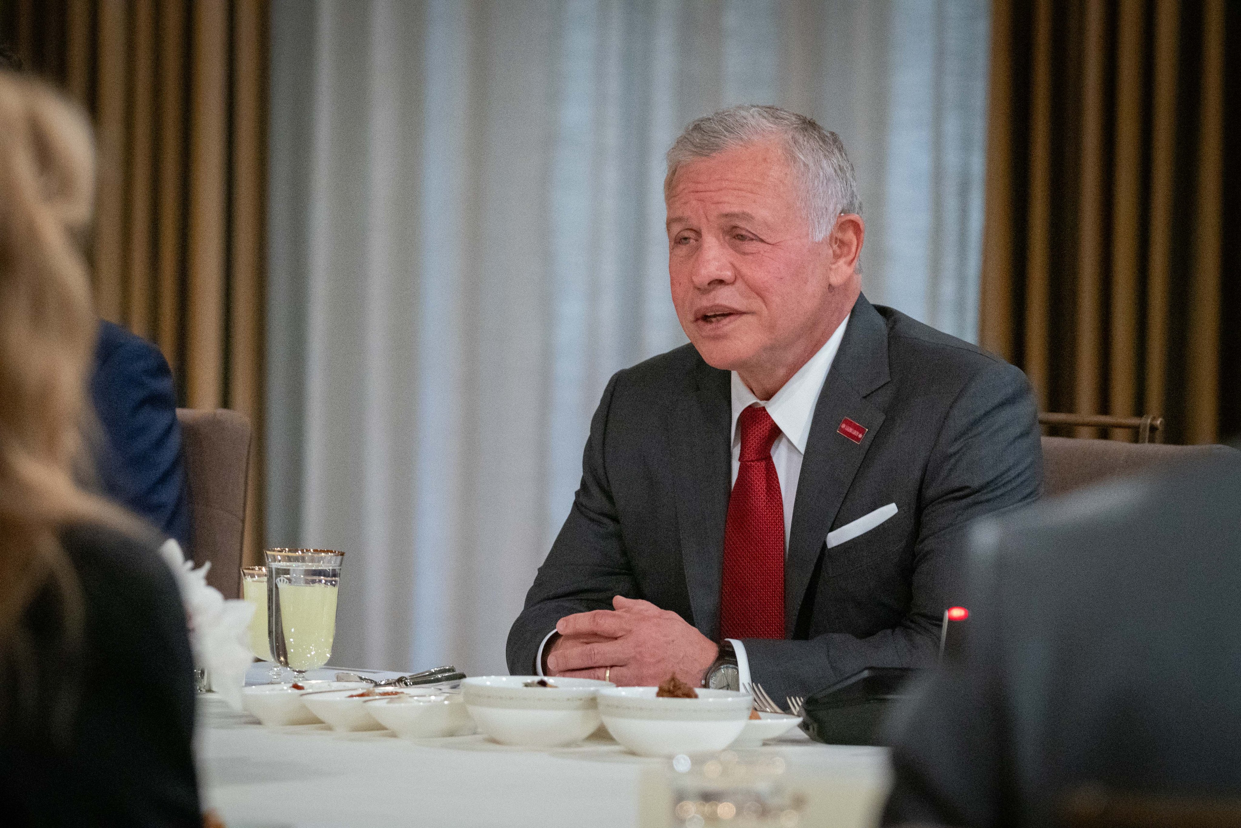 Madar Al-Saa Images 0.3727542062776874