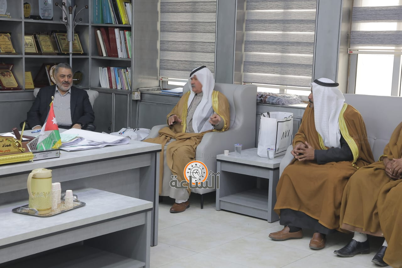 Madar Al-Saa Images 0.7759217380765284