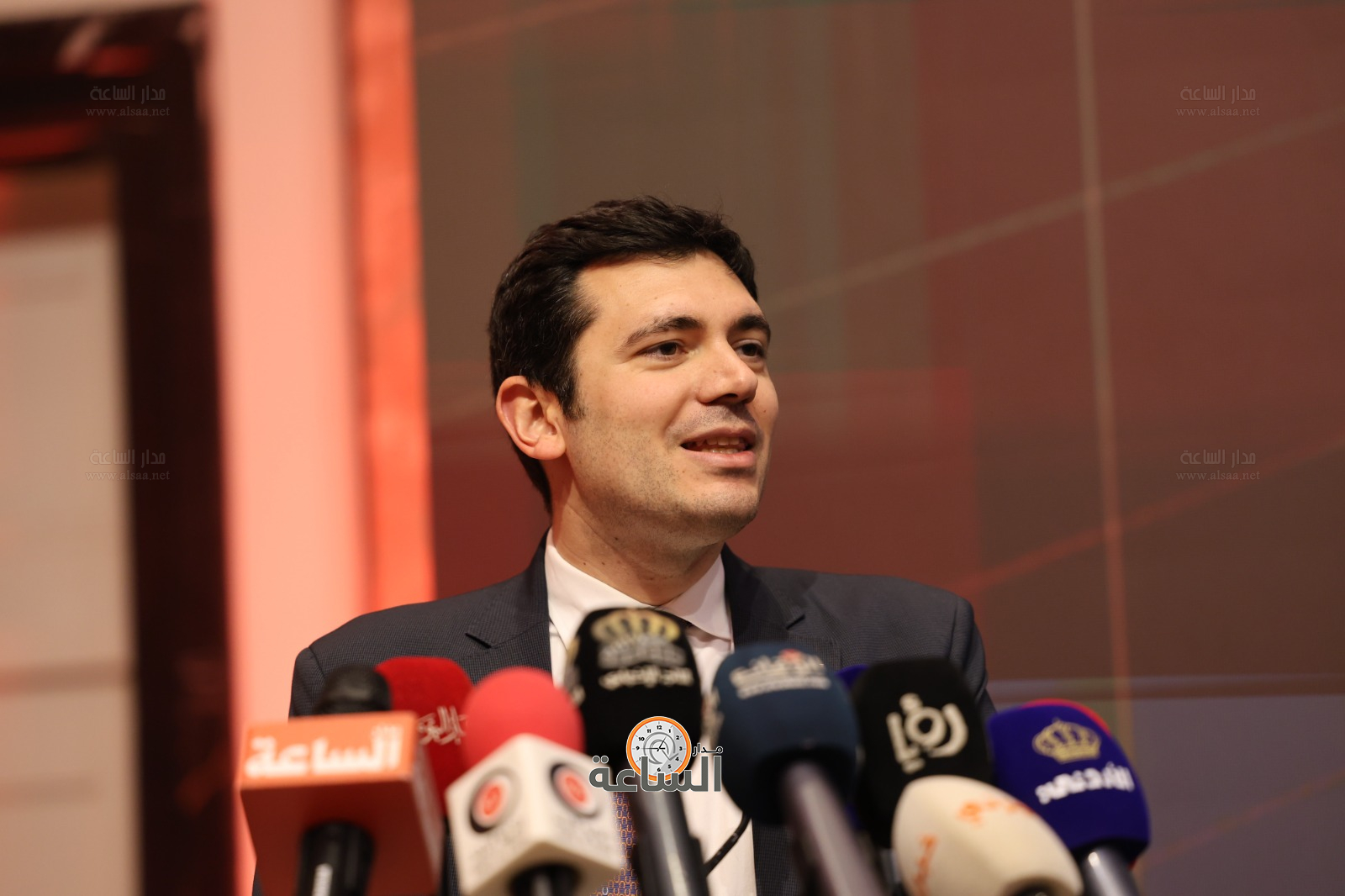 Madar Al-Saa Images 0.4588570604637283