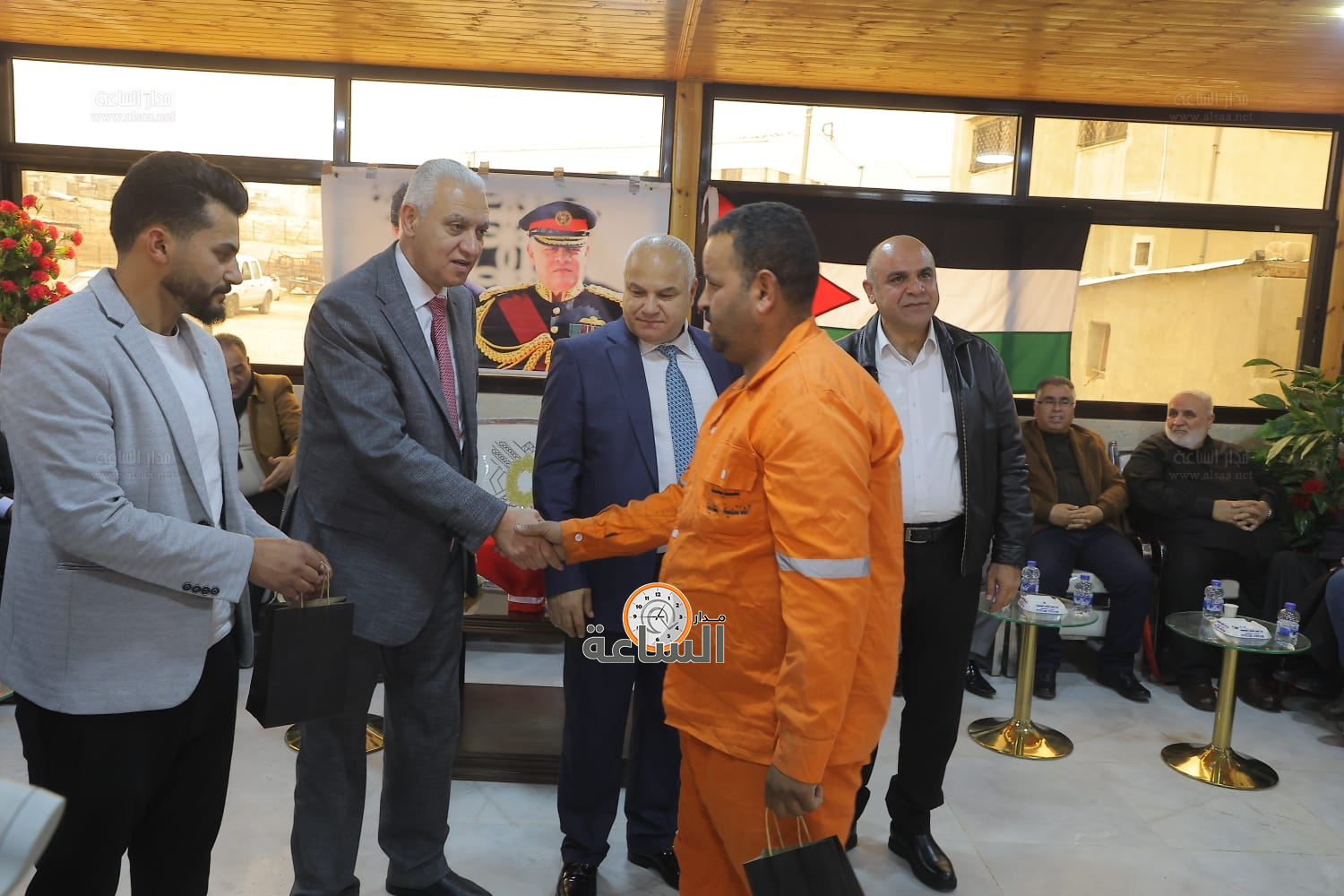 Madar Al-Saa Images 0.08240766008757516