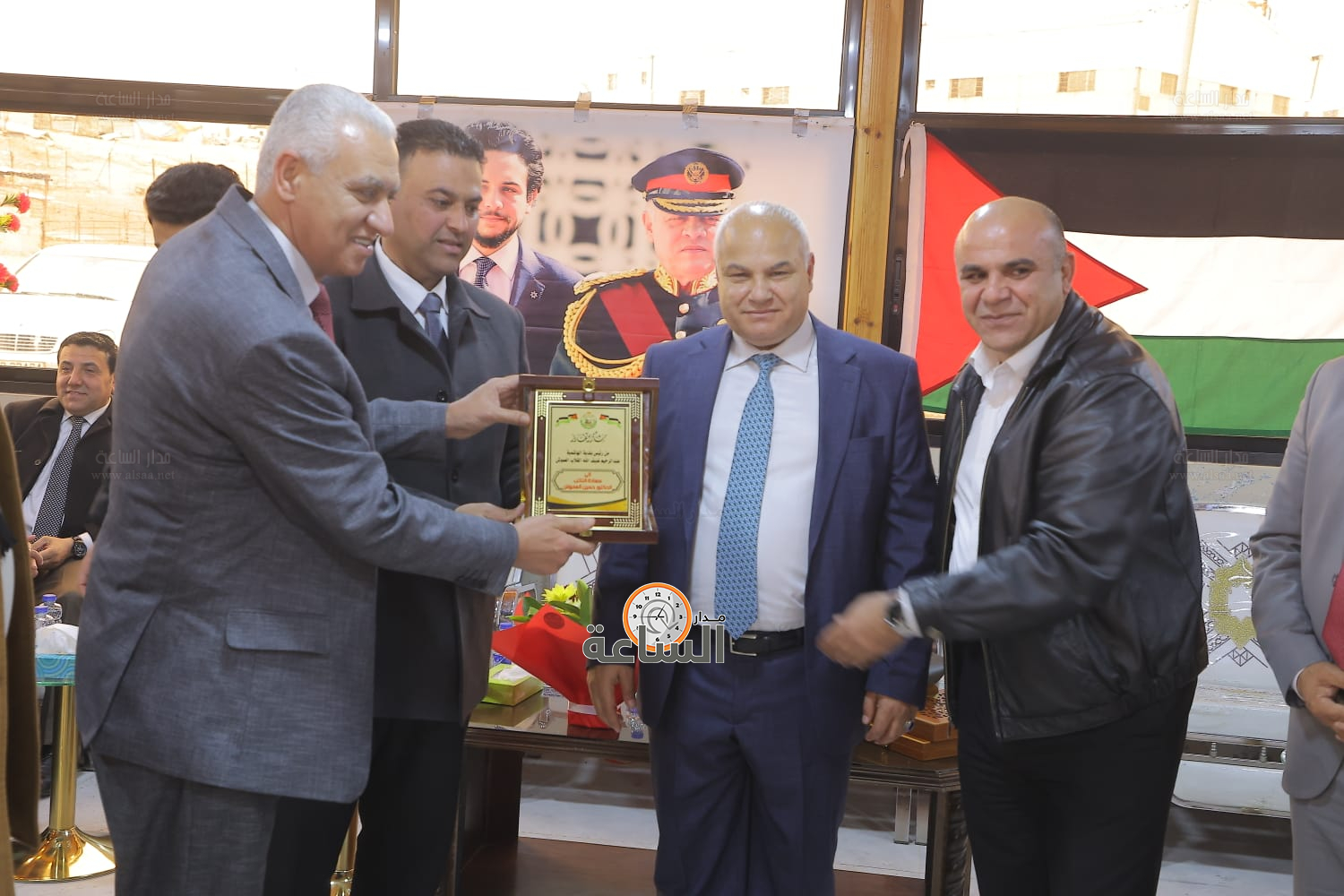 Madar Al-Saa Images 0.11822554251690387