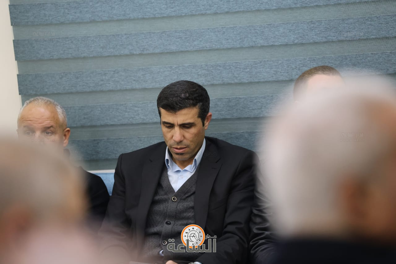 Madar Al-Saa Images 0.9757904845385794