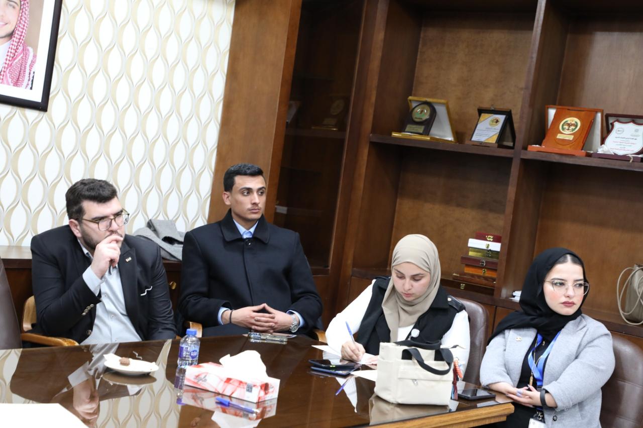 Madar Al-Saa Images 0.8292661216003914