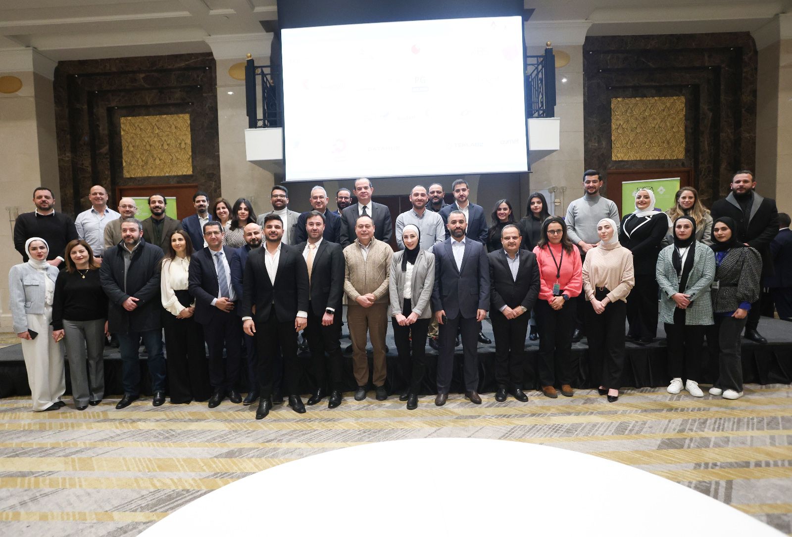 Madar Al-Saa Images 0.7794612351171395