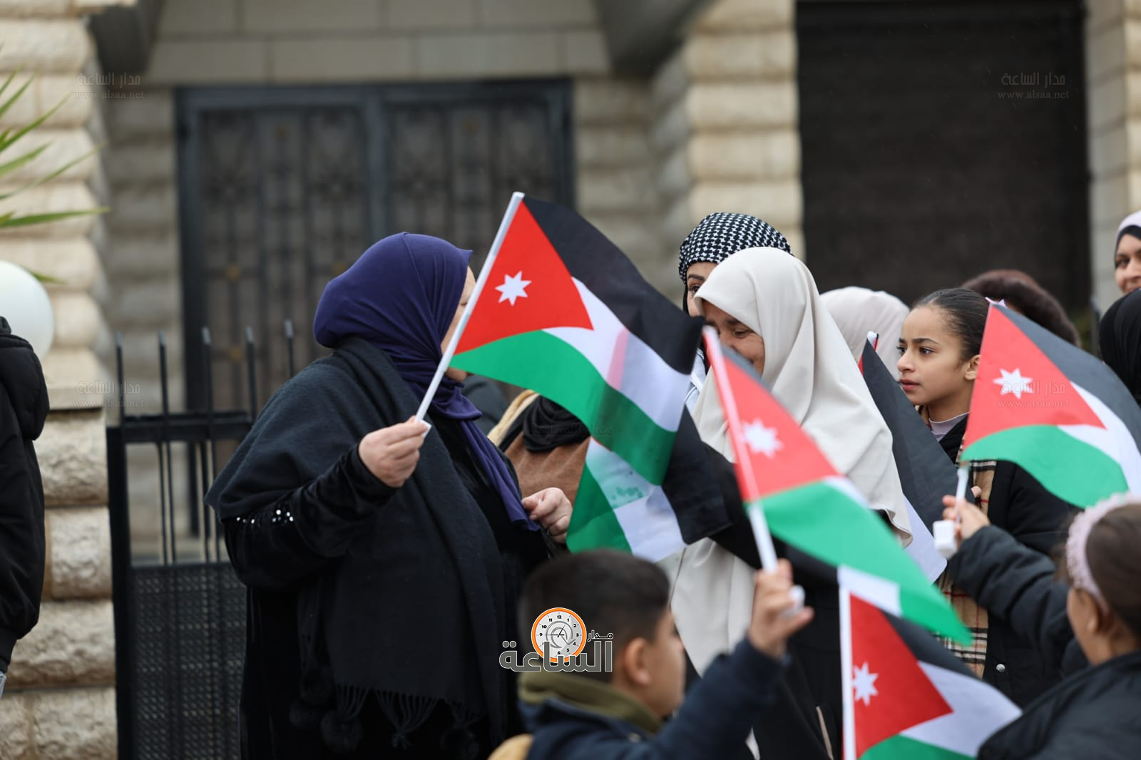 Madar Al-Saa Images 0.4457624494040704