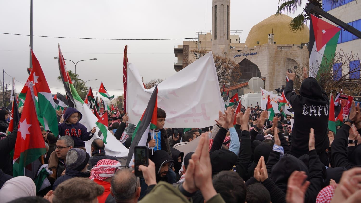 Madar Al-Saa Images 0.763503077404424