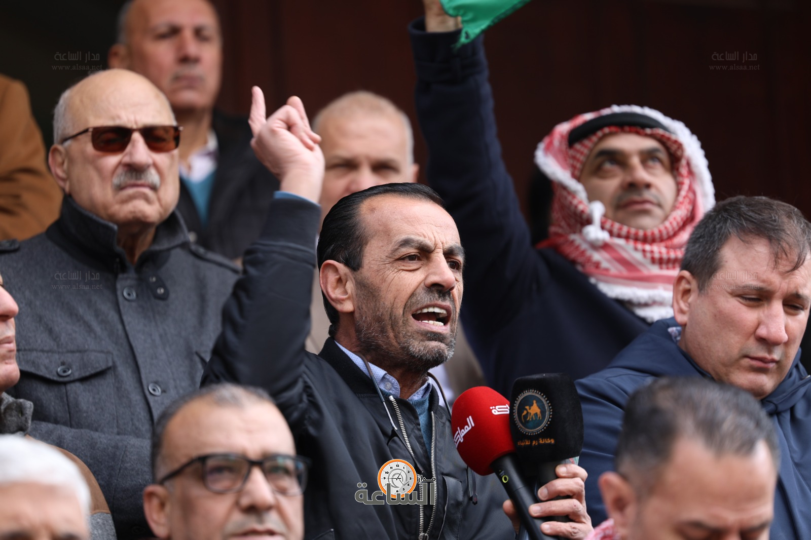 Madar Al-Saa Images 0.467348378693063