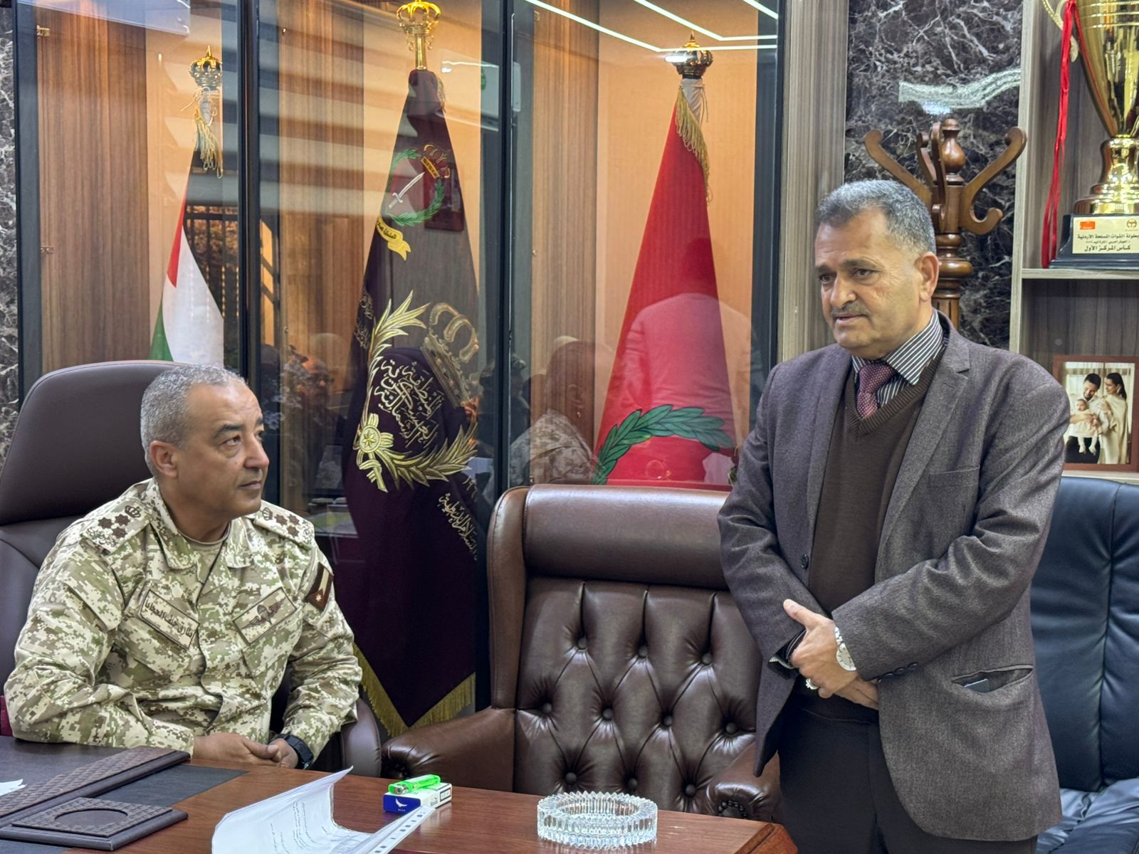 Madar Al-Saa Images 0.771368451813325