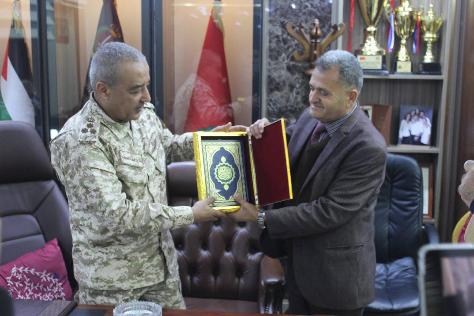 Madar Al-Saa Images 0.6795555761221268