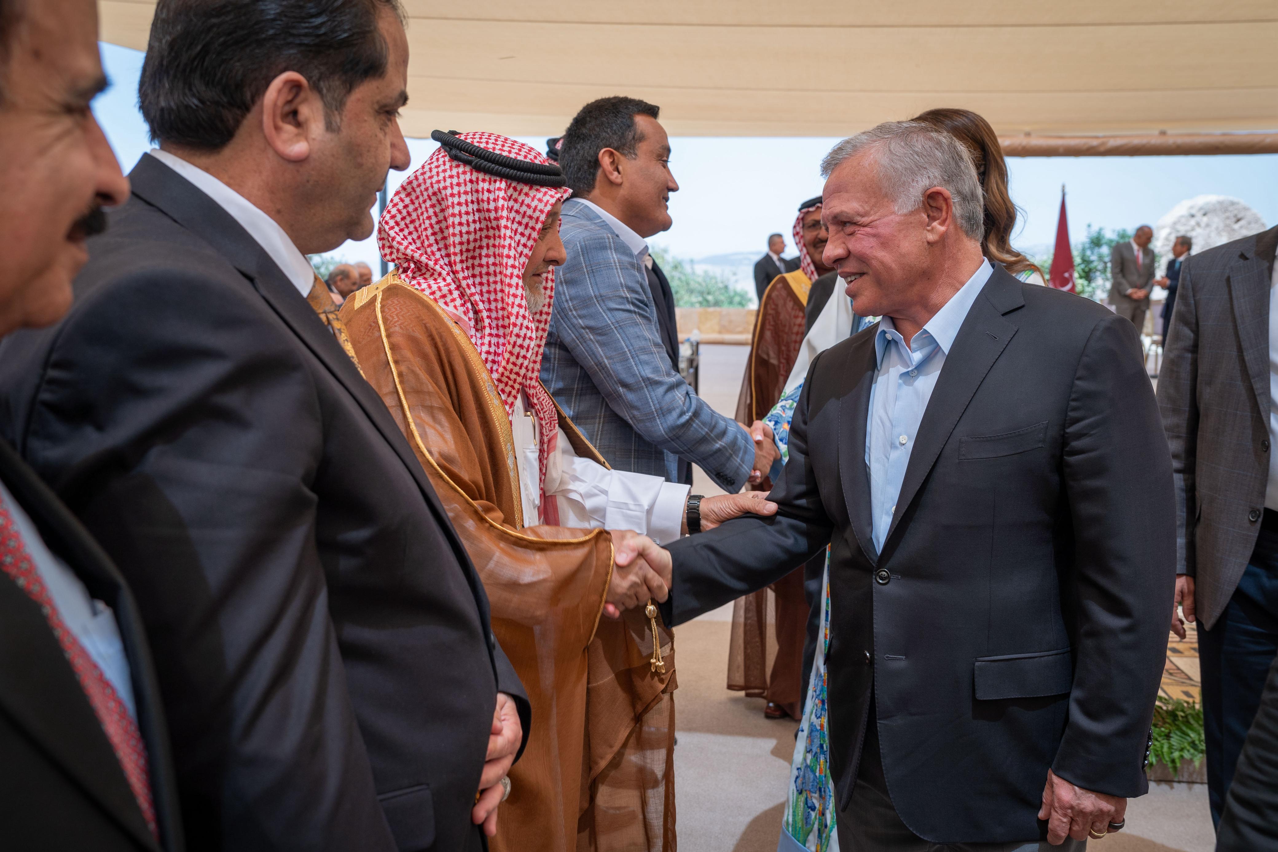 Madar Al-Saa Images 0.41774603931686727