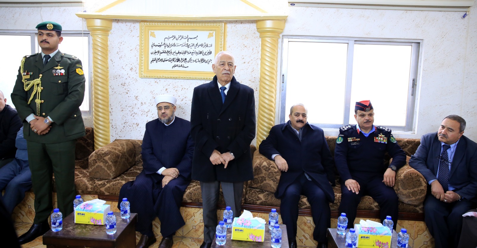 Madar Al-Saa Images 0.9804328422061022