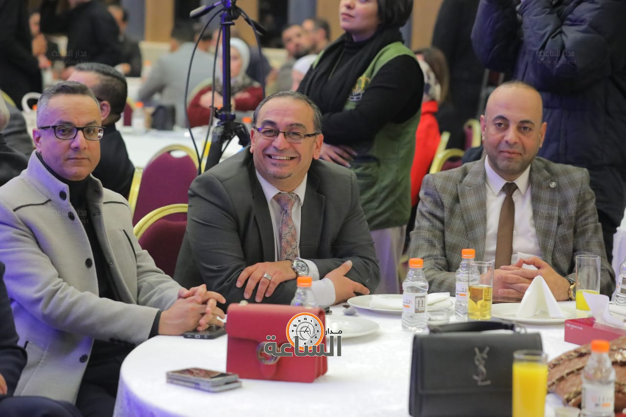 Madar Al-Saa Images 0.502271516603298