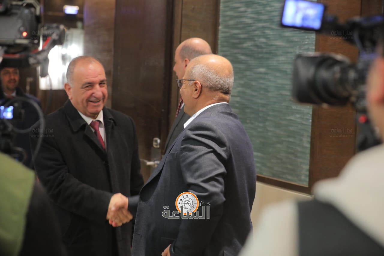 Madar Al-Saa Images 0.6381233144494605