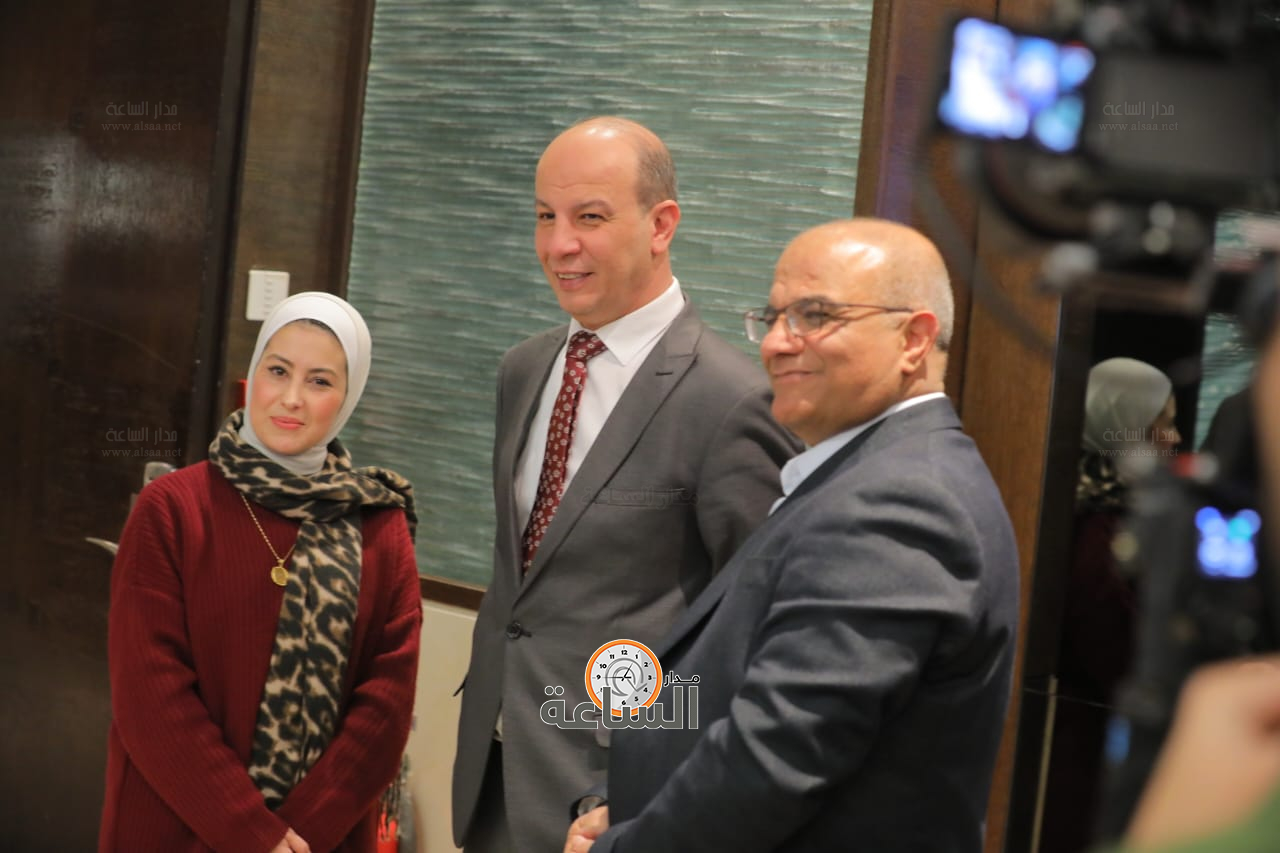 Madar Al-Saa Images 0.4994272642165507