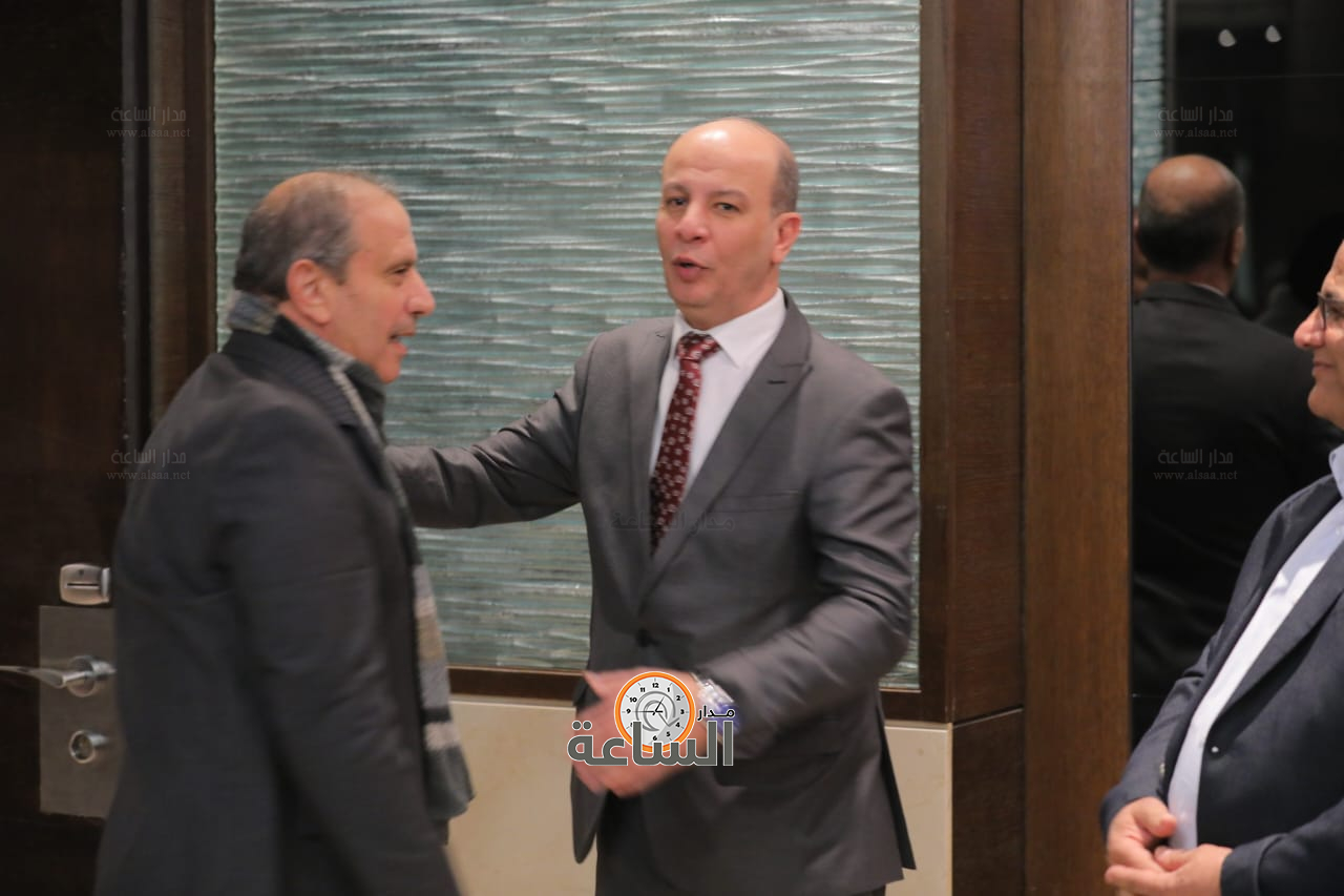 Madar Al-Saa Images 0.37378195677707904