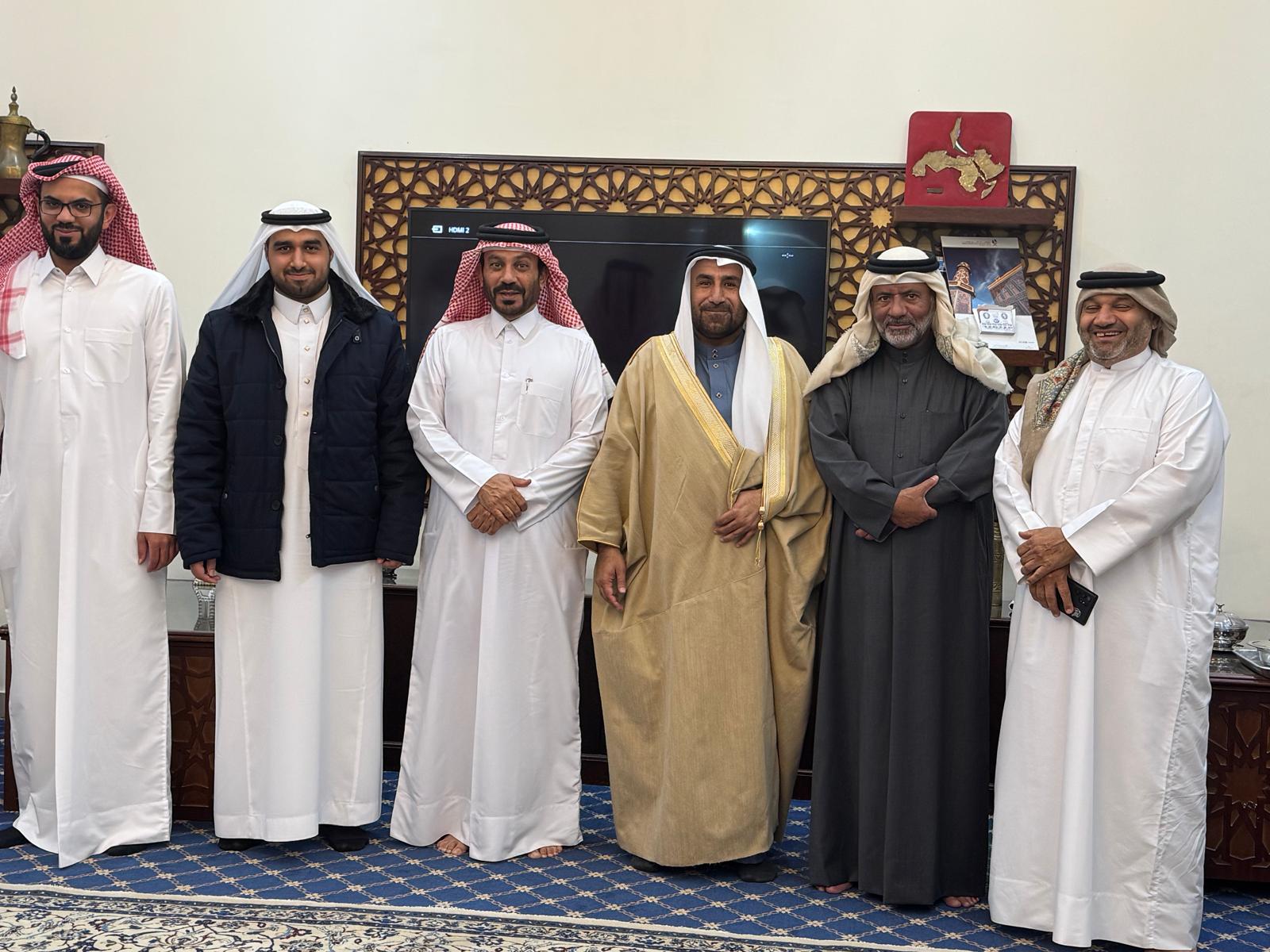 Madar Al-Saa Images 0.10363673020847153