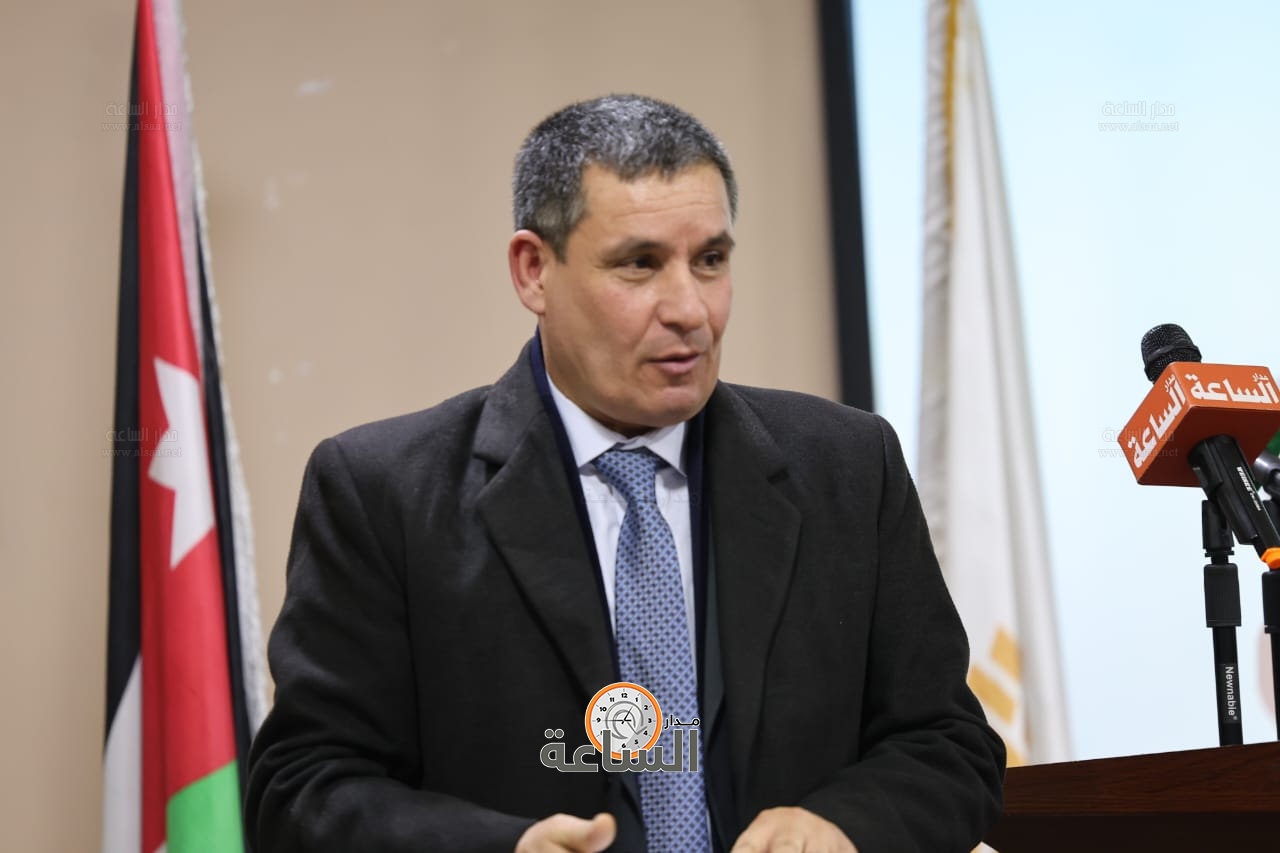 Madar Al-Saa Images 0.8868815389426998