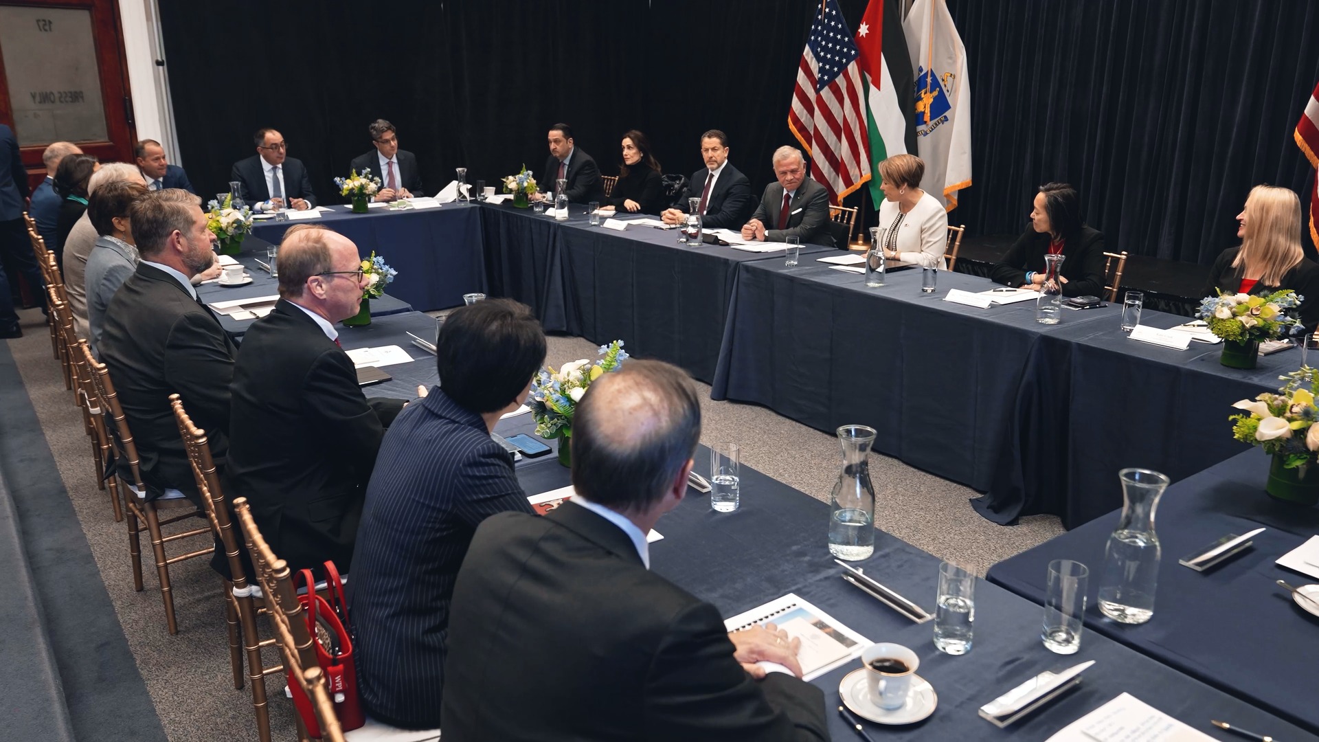 Madar Al-Saa Images 0.02271988658463653