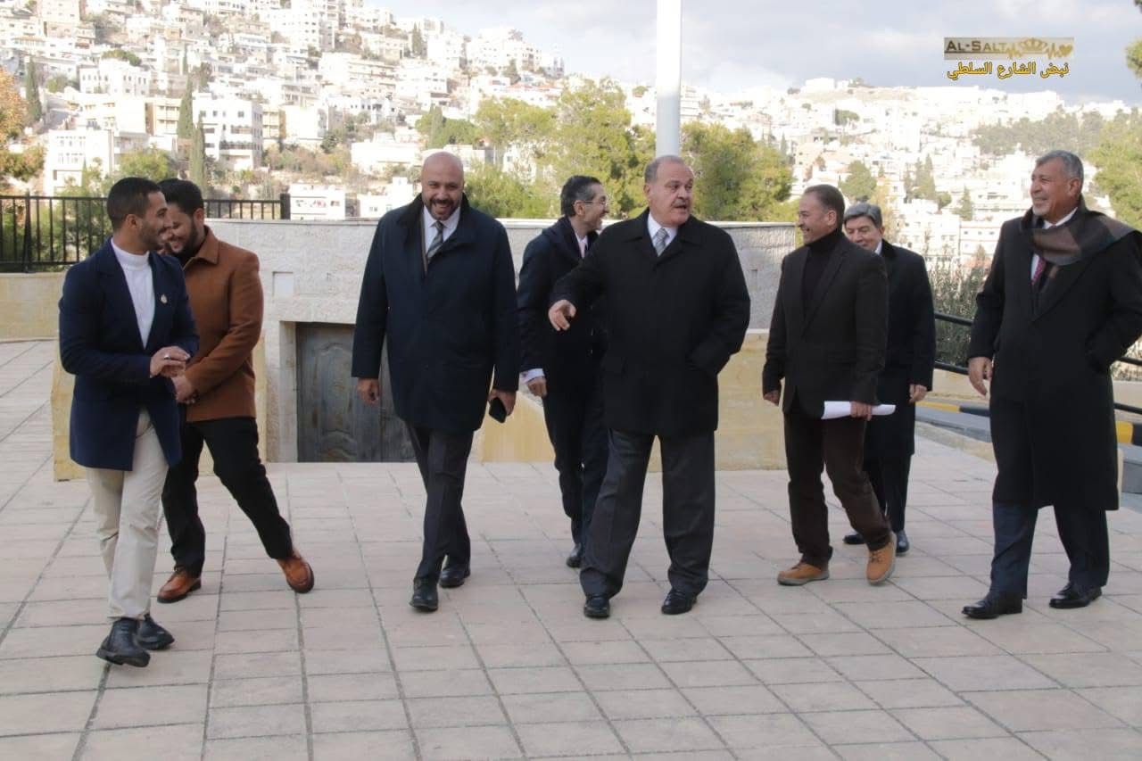 Madar Al-Saa Images 0.5689710603380529