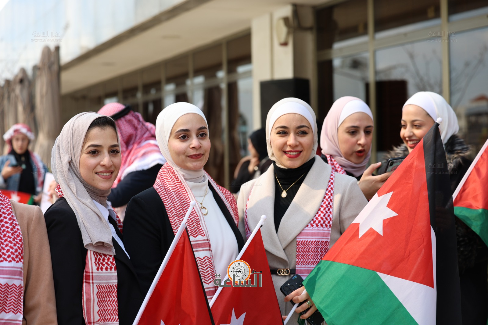 Madar Al-Saa Images 0.38051564554325124