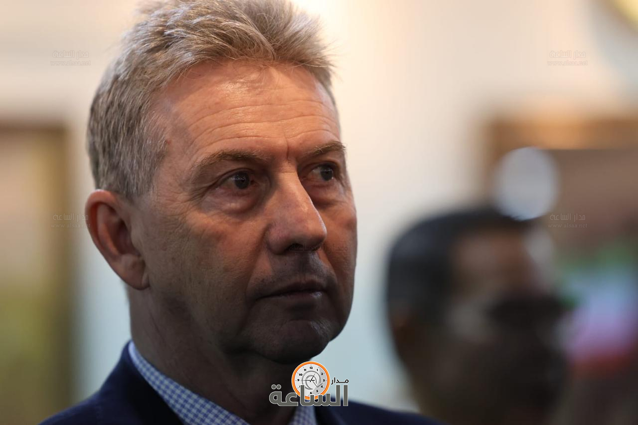 Madar Al-Saa Images 0.47852477973345087