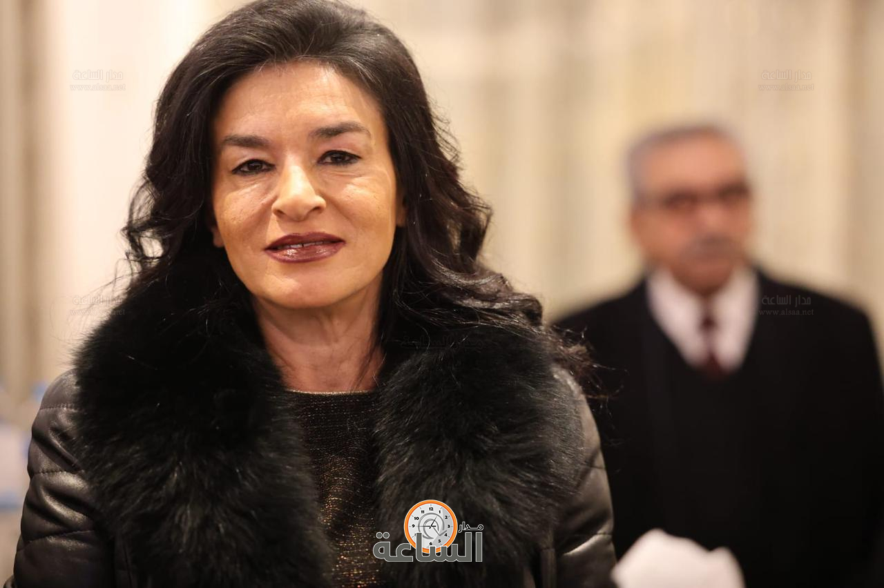 Madar Al-Saa Images 0.517159565253448