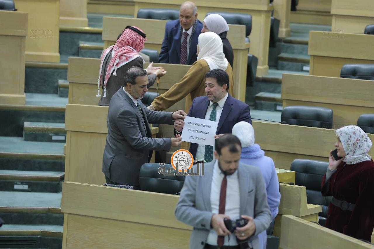 Madar Al-Saa Images 0.4356744840480302