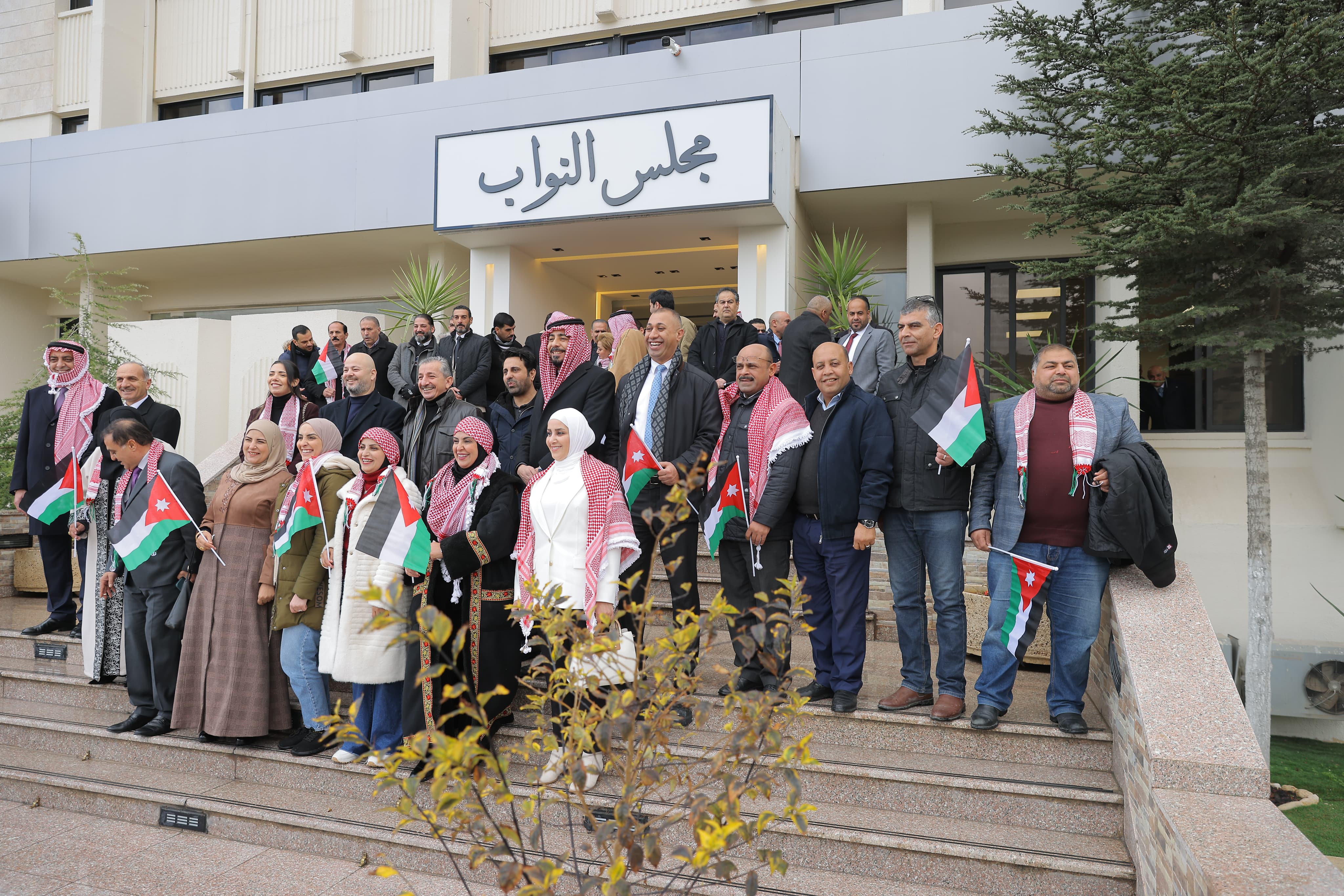 Madar Al-Saa Images 0.23333486085788135