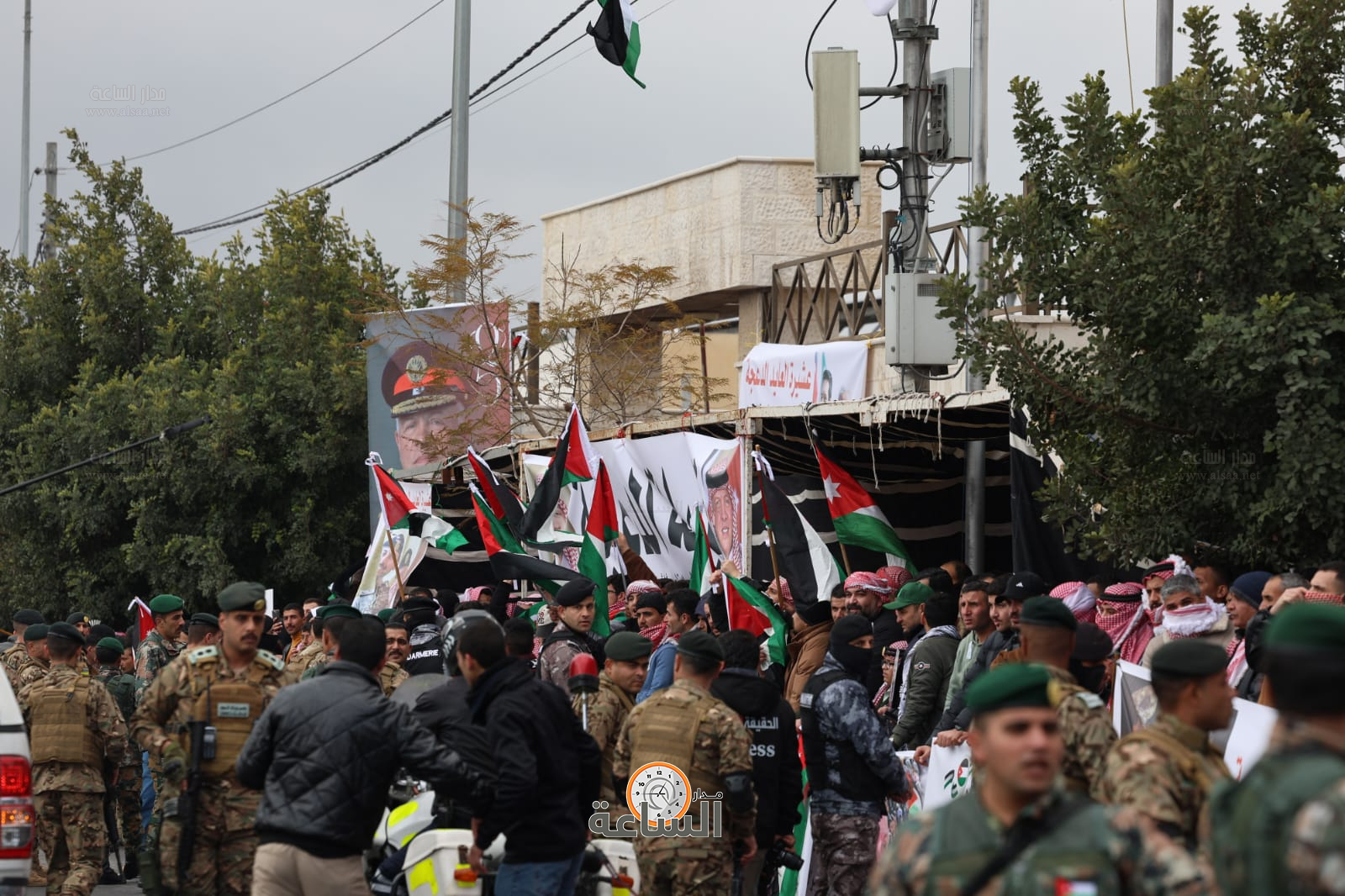 Madar Al-Saa Images 0.44034475044329113