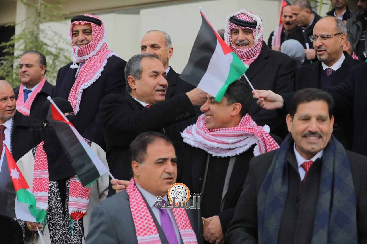 Madar Al-Saa Images 0.43600898266915067