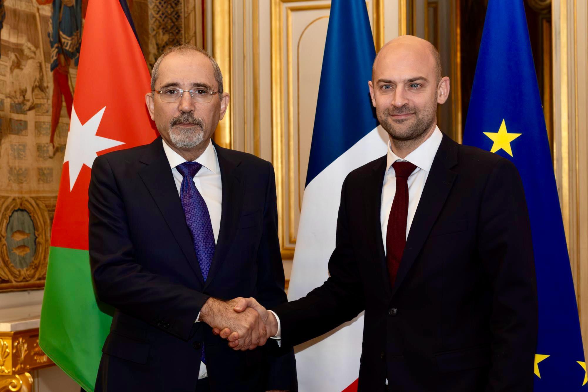 Madar Al-Saa Images 0.7783154968828208