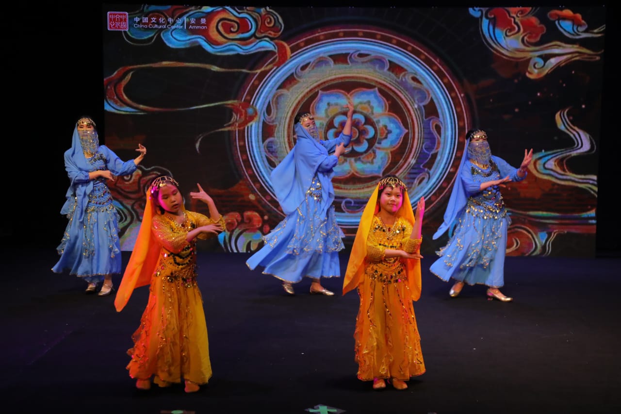 Madar Al-Saa Images 0.4375302497709759