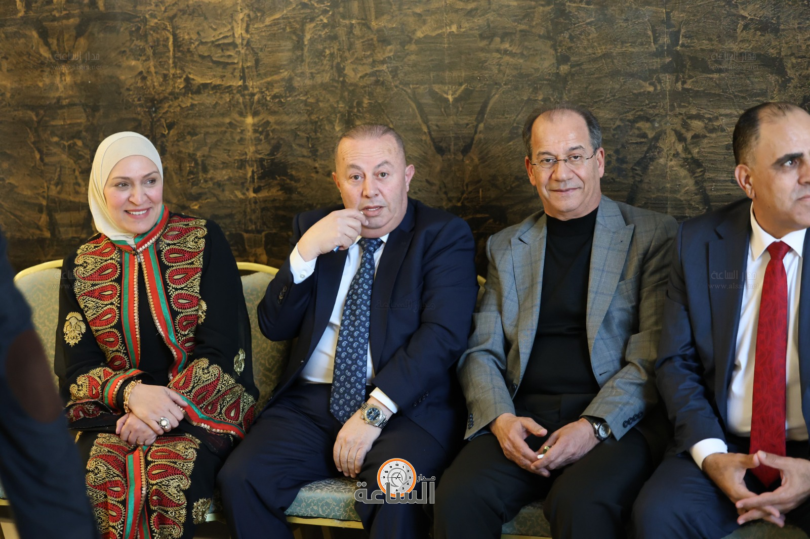 Madar Al-Saa Images 0.6429432582575962