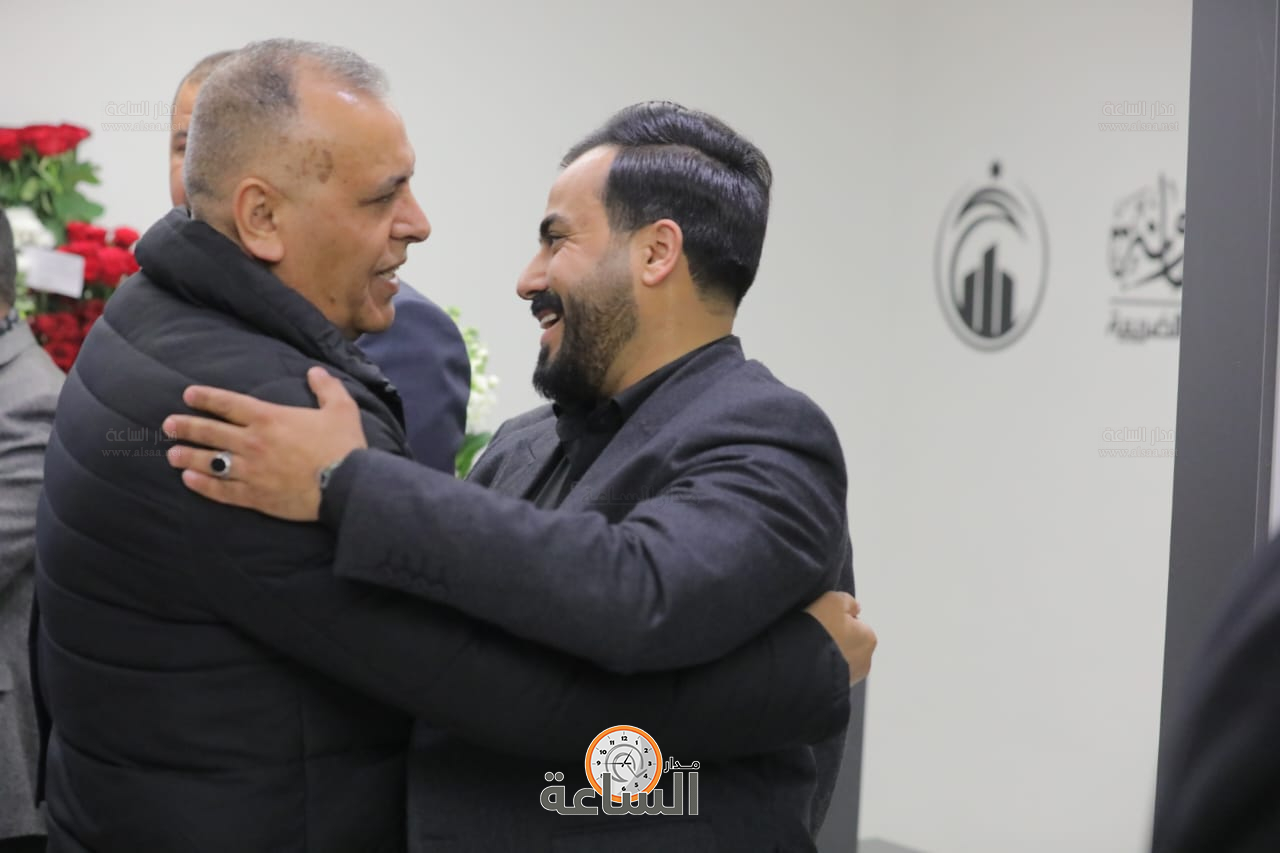 Madar Al-Saa Images 0.3821966949421225