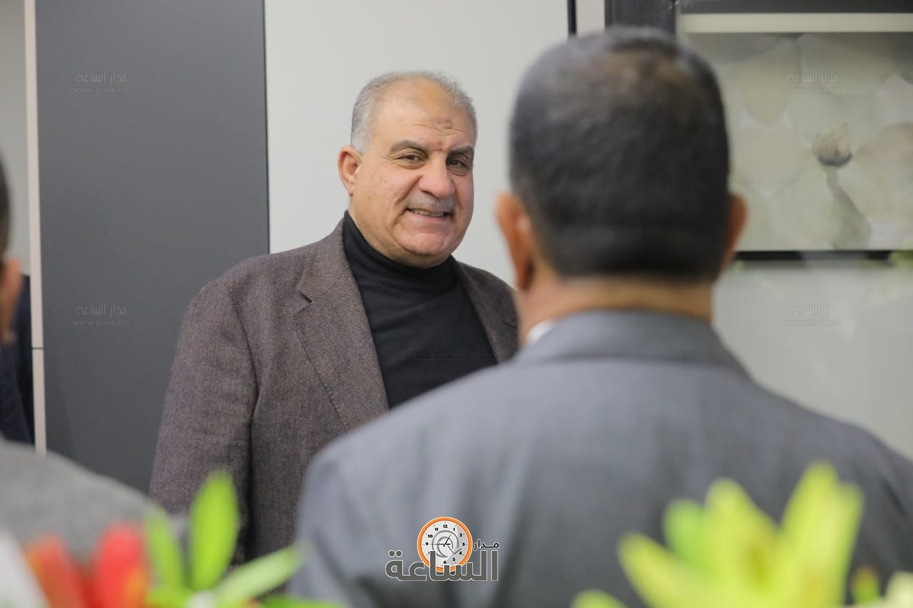 Madar Al-Saa Images 0.47764339425924485