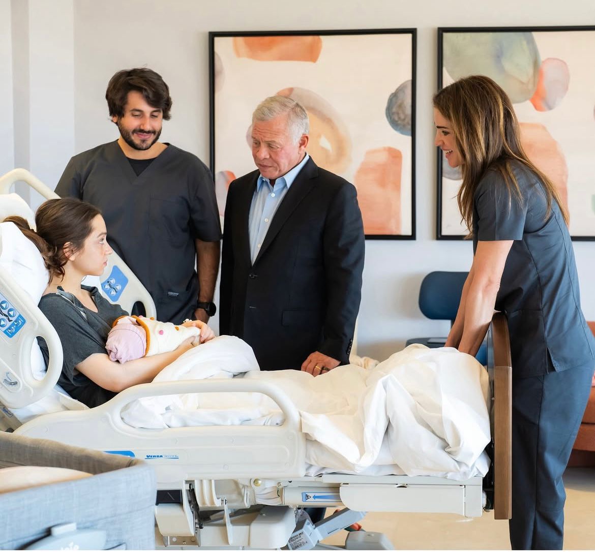 Madar Al-Saa Images 0.45155354582116813