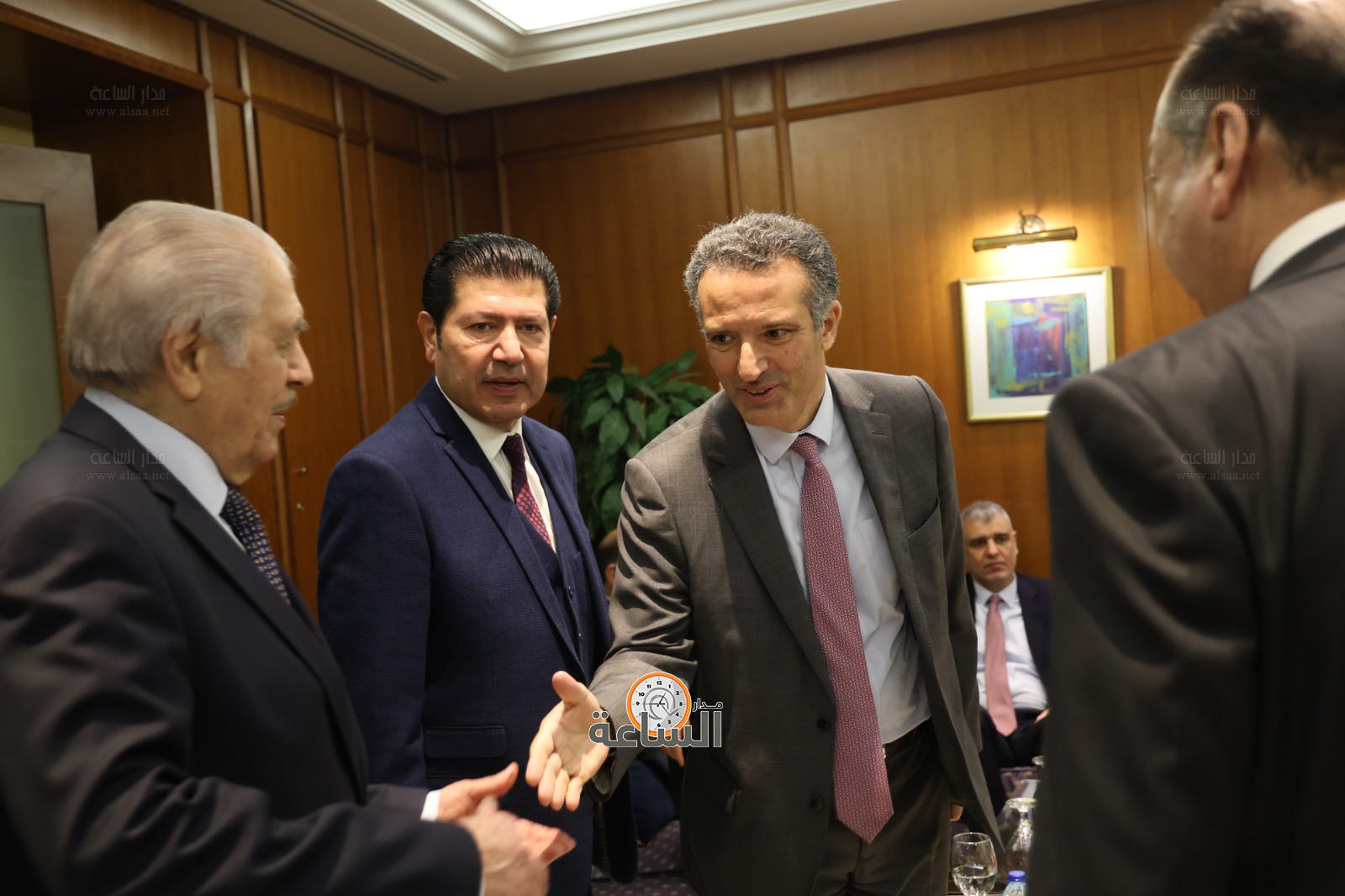 Madar Al-Saa Images 0.2073492670304813