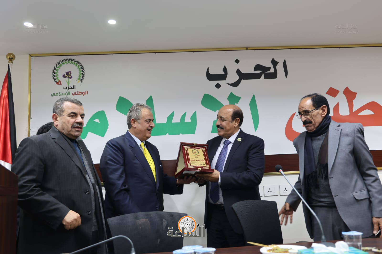 Madar Al-Saa Images 0.3194752572854611