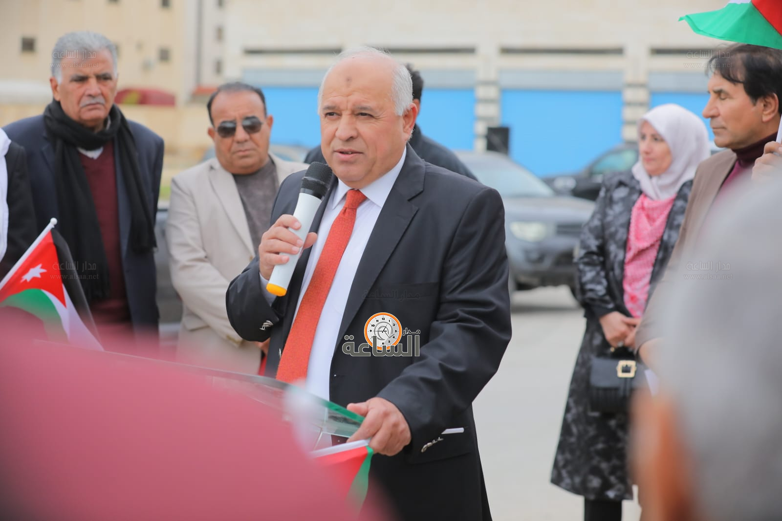 Madar Al-Saa Images 0.24511456826599676