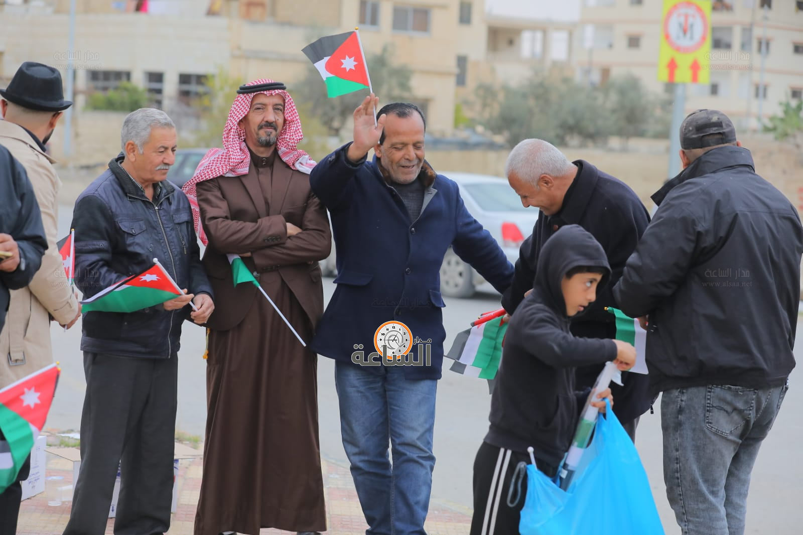 Madar Al-Saa Images 0.474222762996076