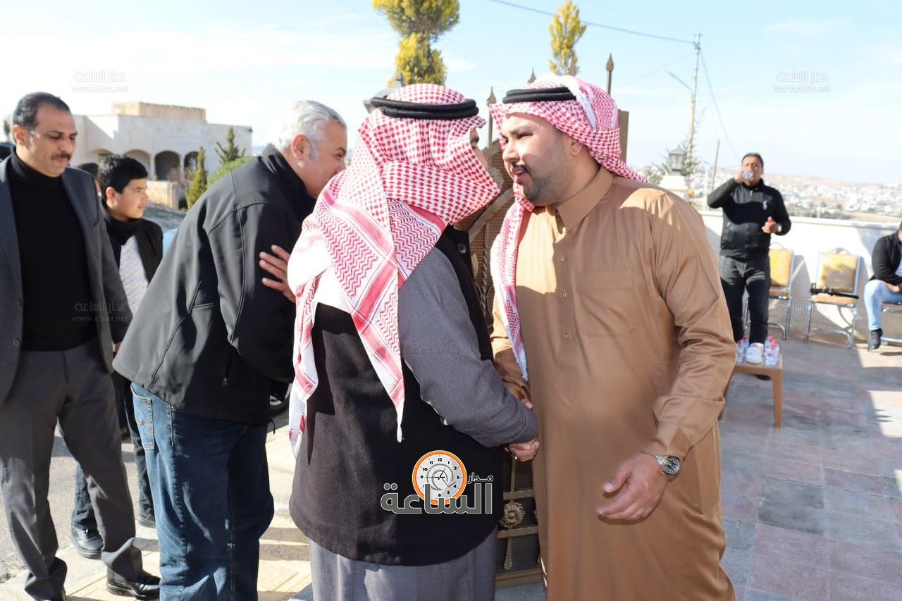 Madar Al-Saa Images 0.06417385228743178