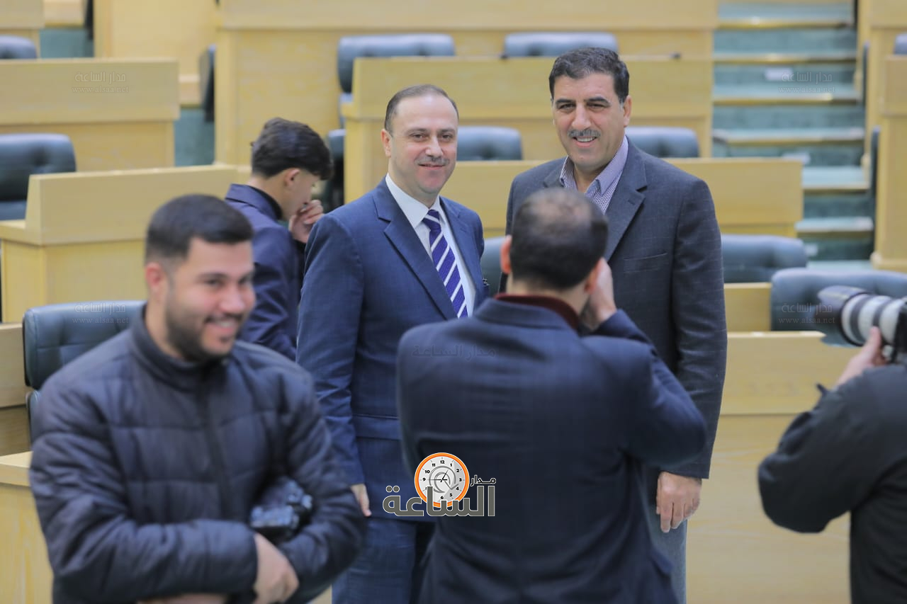 Madar Al-Saa Images 0.0018867378990325978