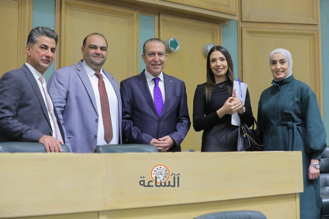 Madar Al-Saa Images 0.7595303023488451