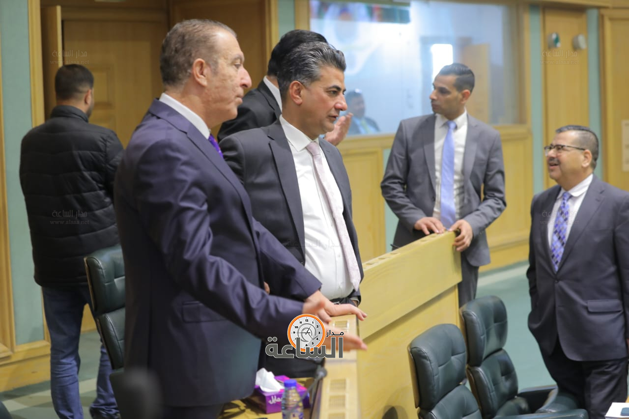 Madar Al-Saa Images 0.8368748450246251