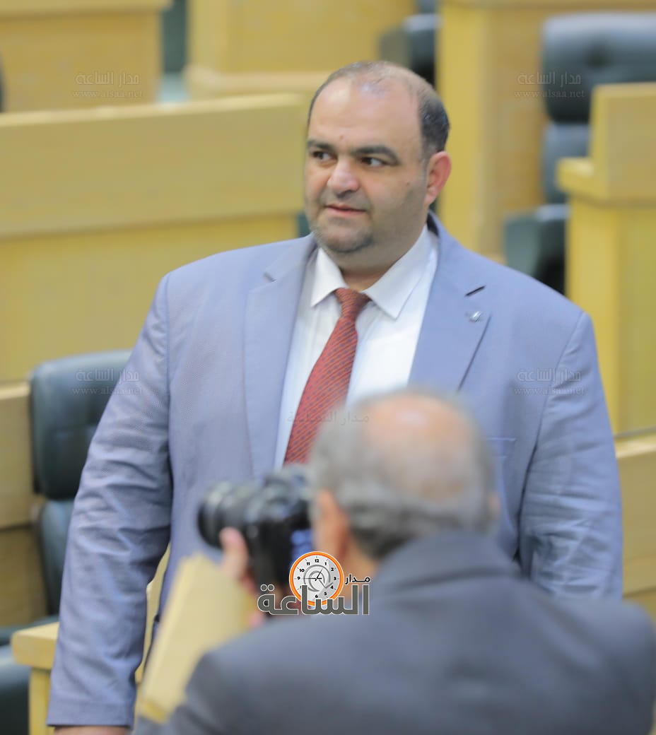 Madar Al-Saa Images 0.15700039420653522