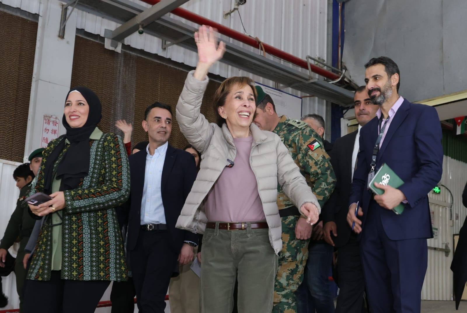 Madar Al-Saa Images 0.30133195933177426